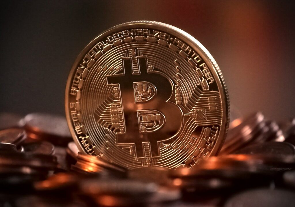 Vale a pena investir em bitcoin? veja como operar com segurança